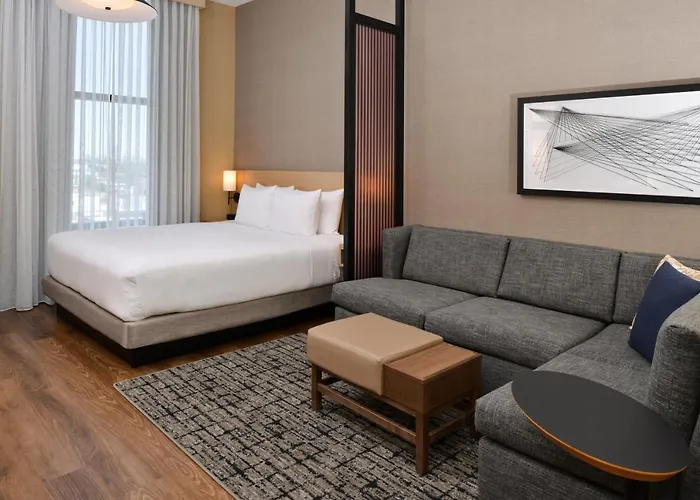 Hyatt Place Wicker Park 3*