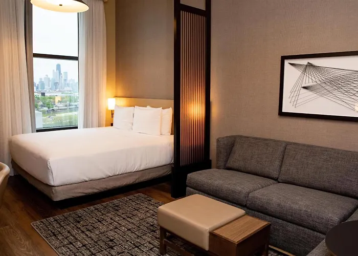 Hyatt Place Wicker Park 3*